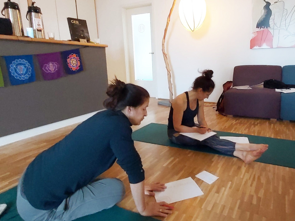 chiyoga-dance-workshop-theorie-erarbeiten Neue Theorien erarbeiten bei ChiYoga DANCE Workshops